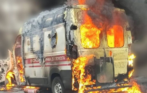 Пріоритетна ціль: на Херсонщині росіяни знищили понад 50 автомобілів швидкої допомоги - ОВА