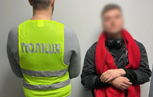 У Києві затримали чоловіка, який убив 89-річну бабусю й намагався вбити матір. ФОТО