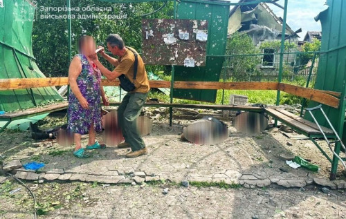 Росіяни від ранку атакують дронами Запоріжжя та околицю, є загиблі та поранені