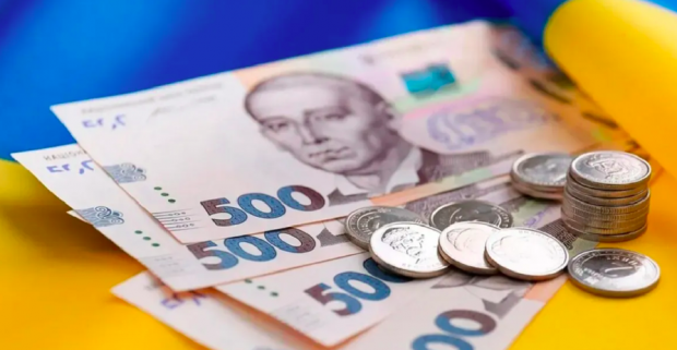 Є нюанси: Чи затримають пенсії в Україні через неоцифровану трудову книжку