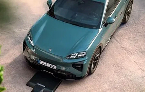 Більше ніж 1100 кінських сил: Porsche представила повністю електричний Cayenne. ВІДЕО