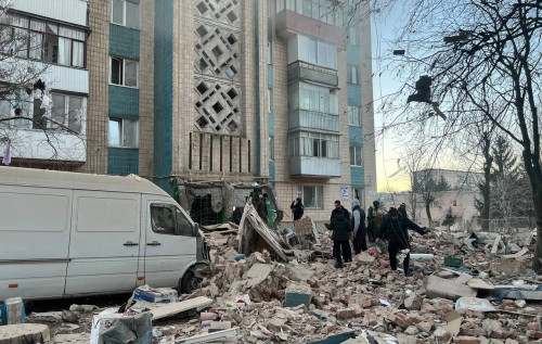 Міністр МВС Клименко про обстріл: Найтяжче – у Тернополі, під завалами є люди