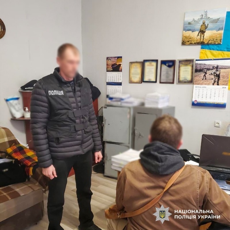 В Одесі директор автошколи «працевлаштував» покійника