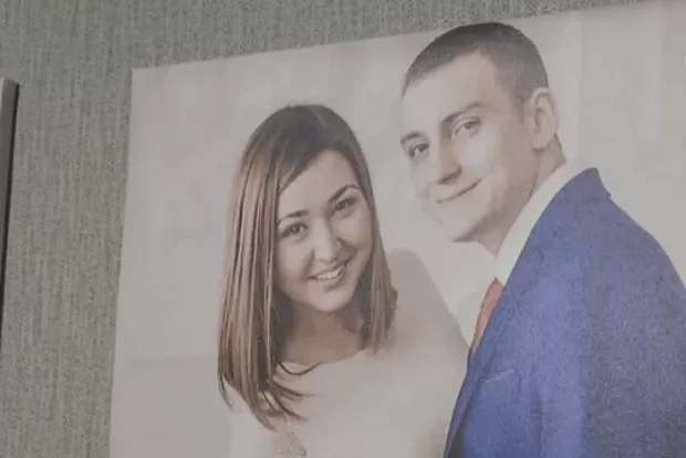 "Розповідає побратимам історії про Гаррі Поттера": Дружина полоненого морпіха написала Джоан Роулінг листа про свого чоловіка (відео)