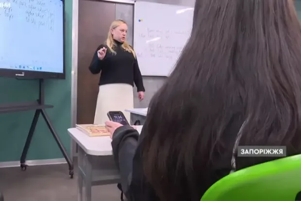 Негайно побігла до найближчої поліціянтки: У Запоріжжі школярка викрила російського агента (відео)