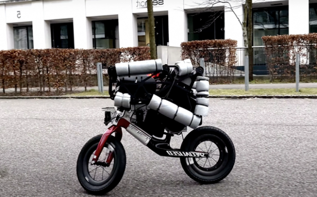 Glovo оцінить інновації: робот, який стрибає та балансує як професійний велосипедист (відео)