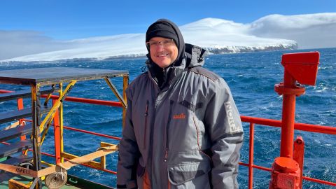 Киянин став першим українцем, котрий висадився на "найсамотніший острів планети"