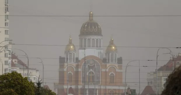В повітрі нестерпний запах пожежі: Київ та Вишгород задихаються від смогу, що відбувається в атмосфері Київщини (відео)