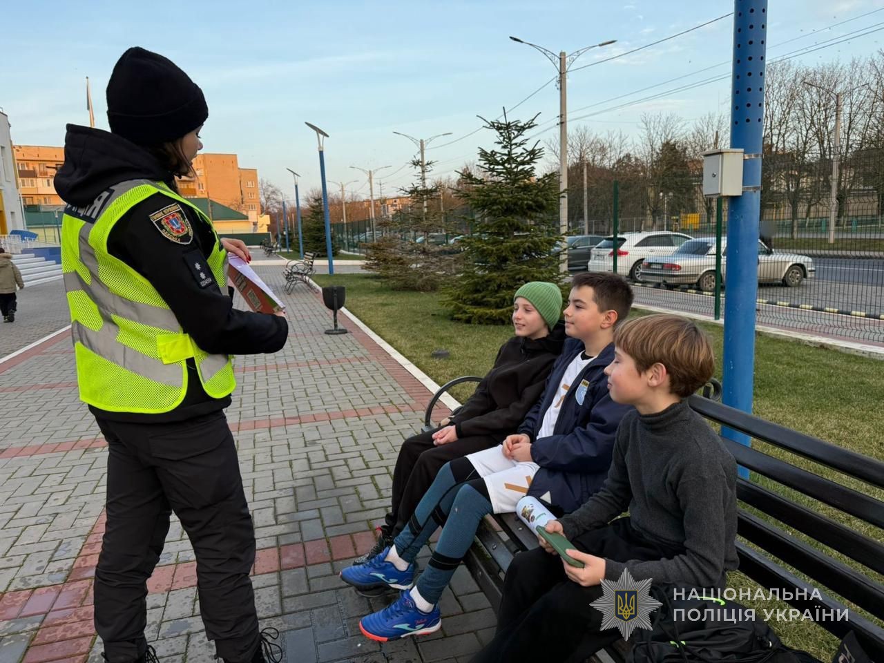 Юним пішоходам Ізмаїла нагадали правила безпеки на дорозі в темну пору доби