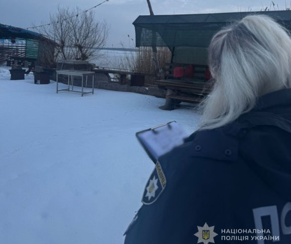 На Одещині троє дітей провалилися під кригу