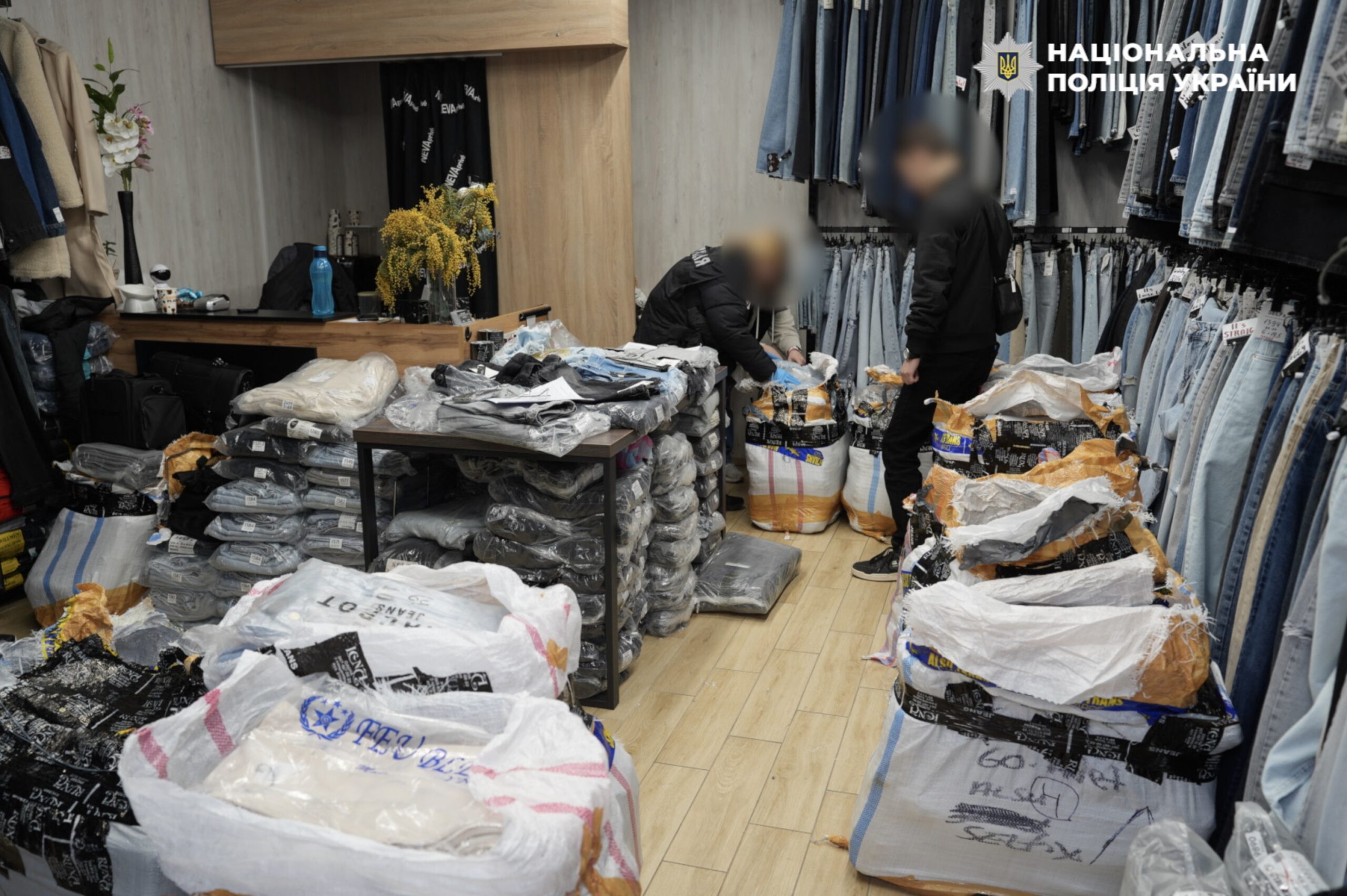 На Одещині колишній митник організував тіньову схему продажу гуманітарної допомоги на ринку «7 км»