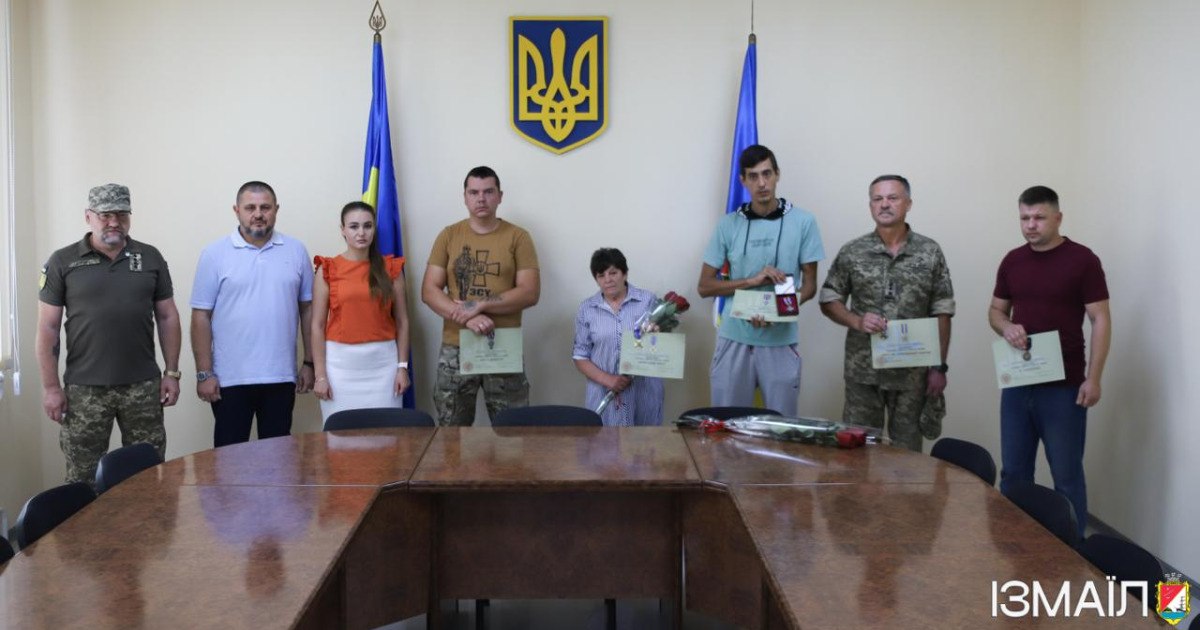 В Ізмаїлі захисникам та рідним військовослужбовців вручили нагороди Міністерства оборони України