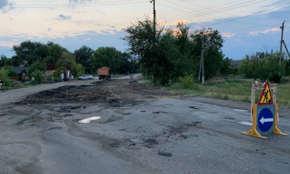 В Арцизі продовжують відновлювати полотно міських доріг