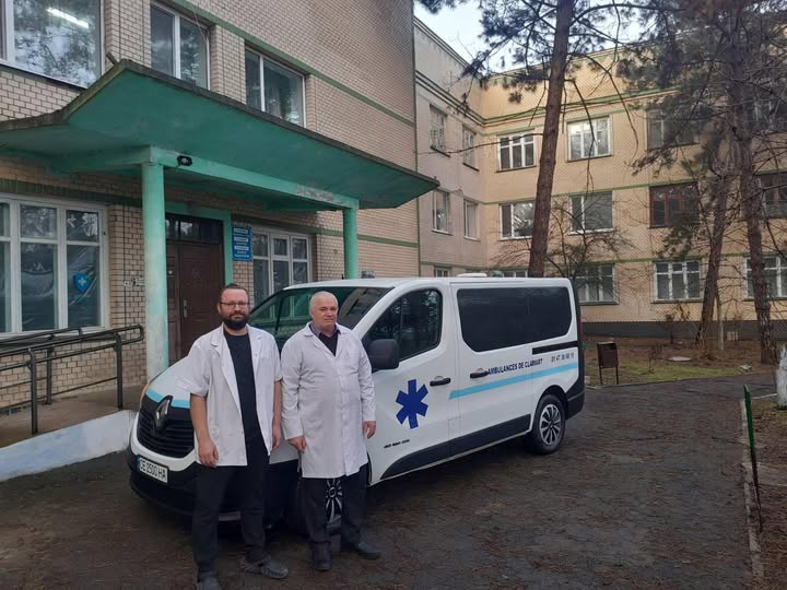 Старокозацька громада закупила нове авто для медиків