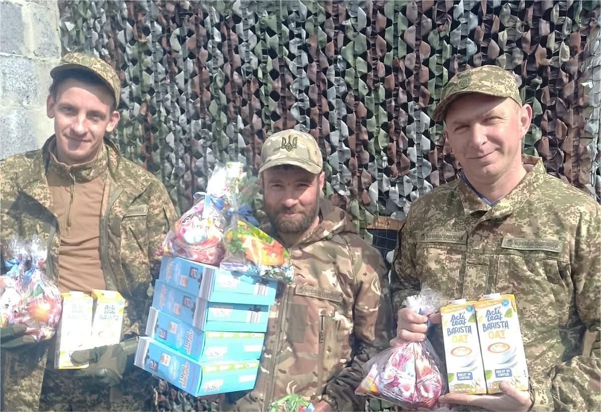 Великдень для захисників: Михайло Лазаренко передав допомогу на чотири напрямки фронту. ФОТО