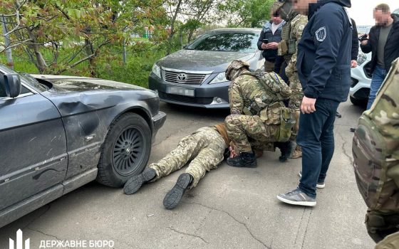 На Одещині затримали військового командира за зловживання та вимагання хабаря (фото)