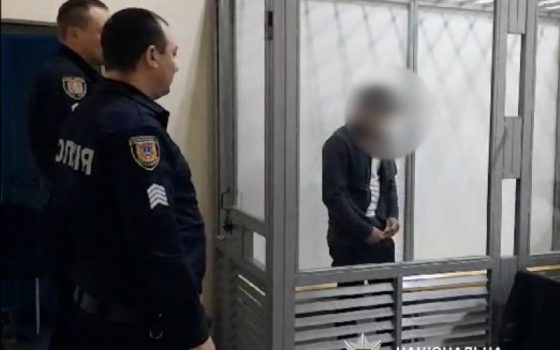 На Одещині юнак, який вбив матір і молодшу сестру, сяде в тюрму на 13 років (фото)