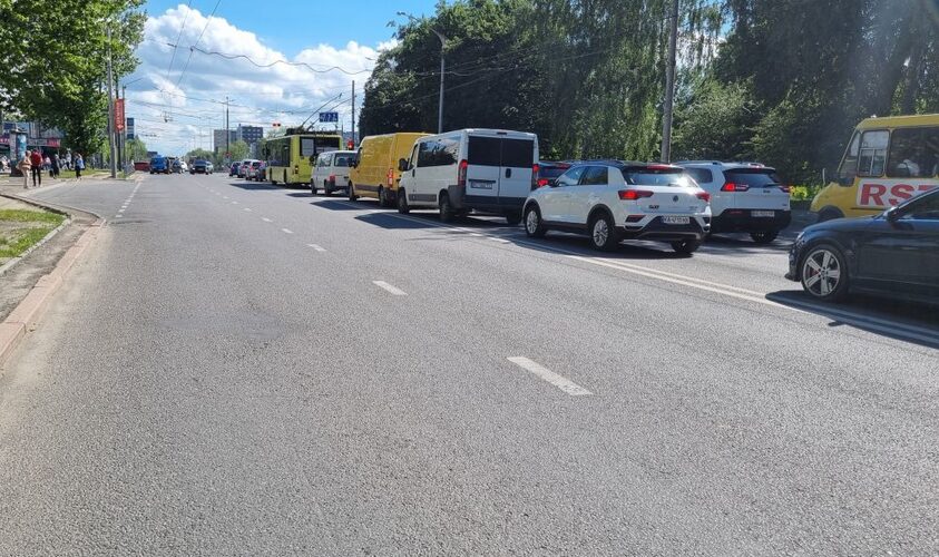 У Львові водій вчинив дивний маневр