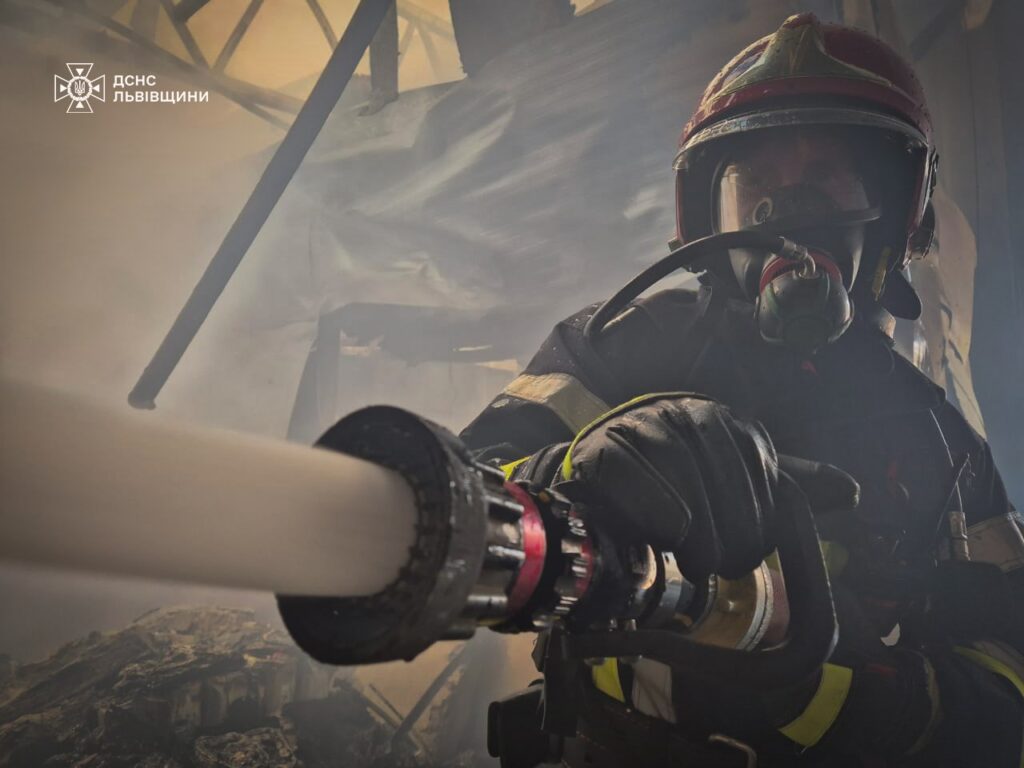 У Львові згоріло відділення Укрпошти