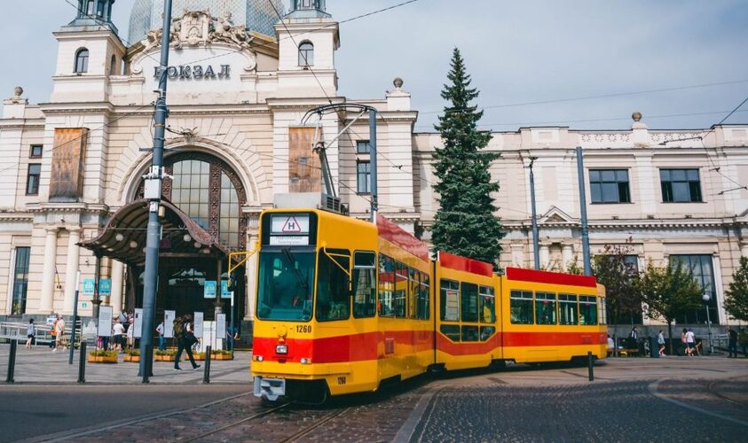 У Львові водію трамваю стало погано