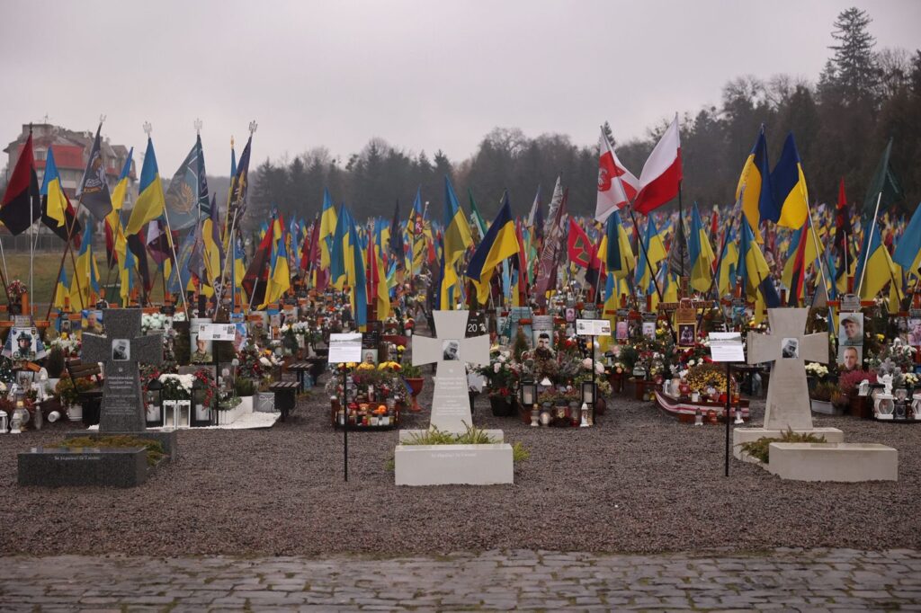 У Львові встановили зразки майбутніх намогильних плит