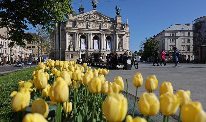 У Львові чарівний захід сонця (ВІДЕО)