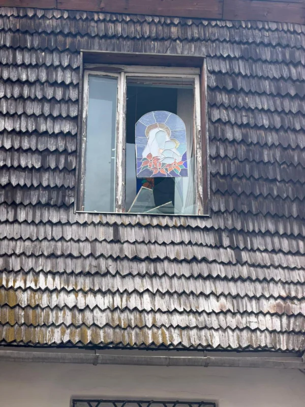 У Львові під час атаки дронів вцілів образ Матінки Божої