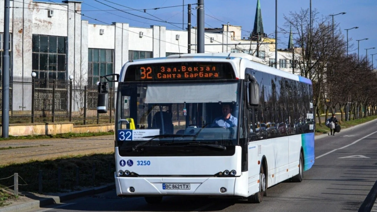 У Львові на міському маршруті № 32 курсуватиме більше автобусів