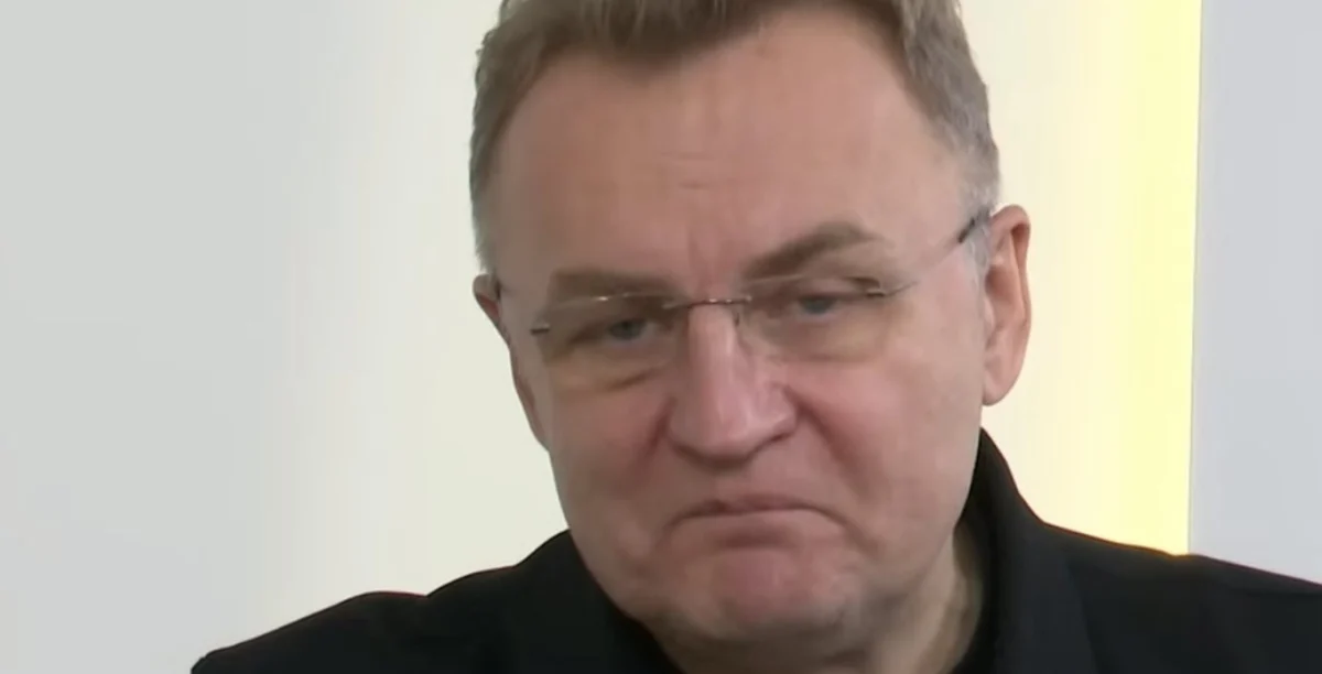 У Львові прорвало каналізаційний колектор Садового