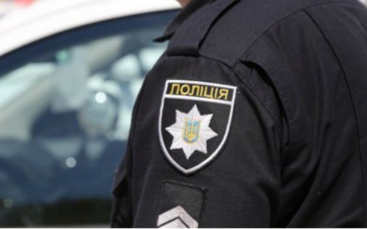 У Львові підлітки визирали з автомобіля під час руху (ВІДЕО)