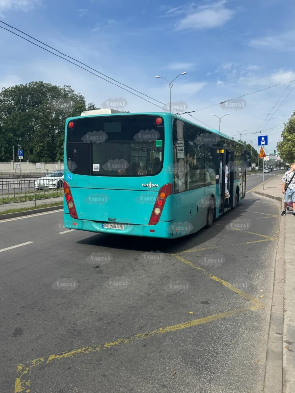 У Львові у маршрутці стало зле жінці