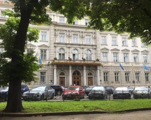 Львівська облрада нині на сесії голосуватиме звернення на підтримку Зеленського