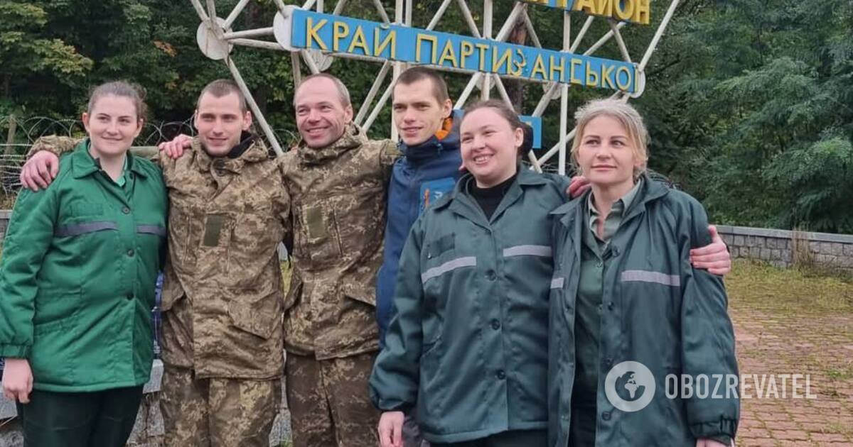 Украина вернула шесть человек в рамках нового обмена пленными: в их числе защитники Мариуполя. Фото и видео
