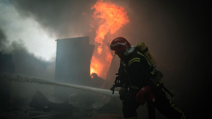 У Львові на пожежі вогнеборці врятували 80 людей