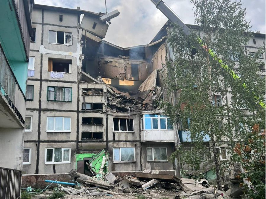 Окупанти вдарили по багатоповерхівці на Донеччині: є поранені