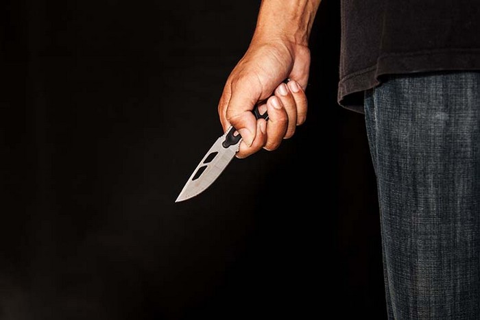 У Львові спіймали чоловіка за напад із ножем на сусідів
