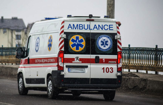 Окупанти обстріляли лікарню в Херсоні: поранені медпрацівниці