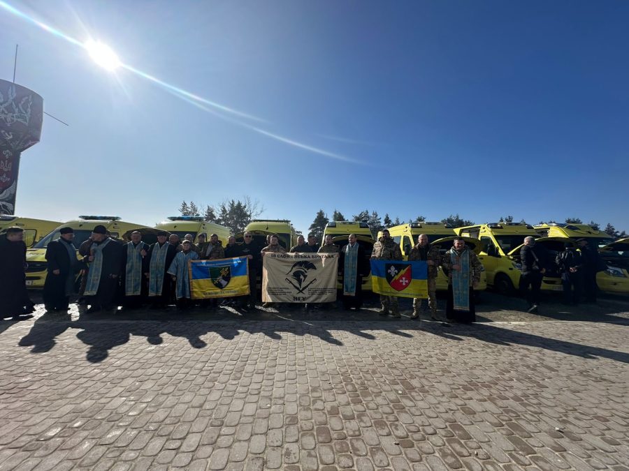 Ще десять медичних автомобілів передала українським військовим Благодійна організація Music for Ukraine