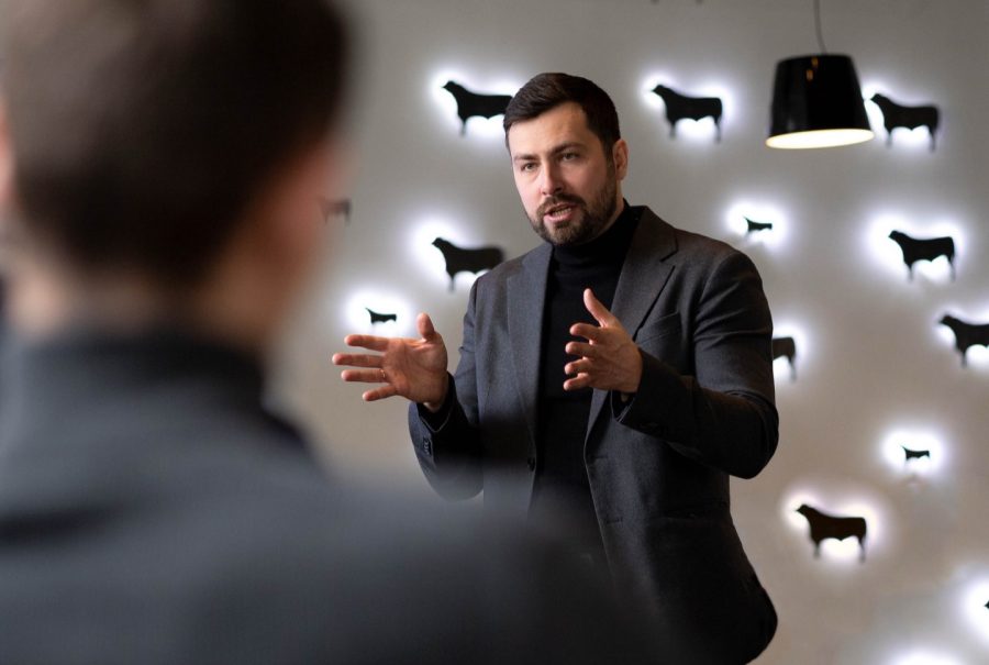 Продажі як рок-н-рол: чому ваш бізнес звучить як розстроєне піаніно?