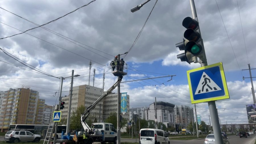На одному з перехресть Сихова тимчасово вимкнуть світлофори