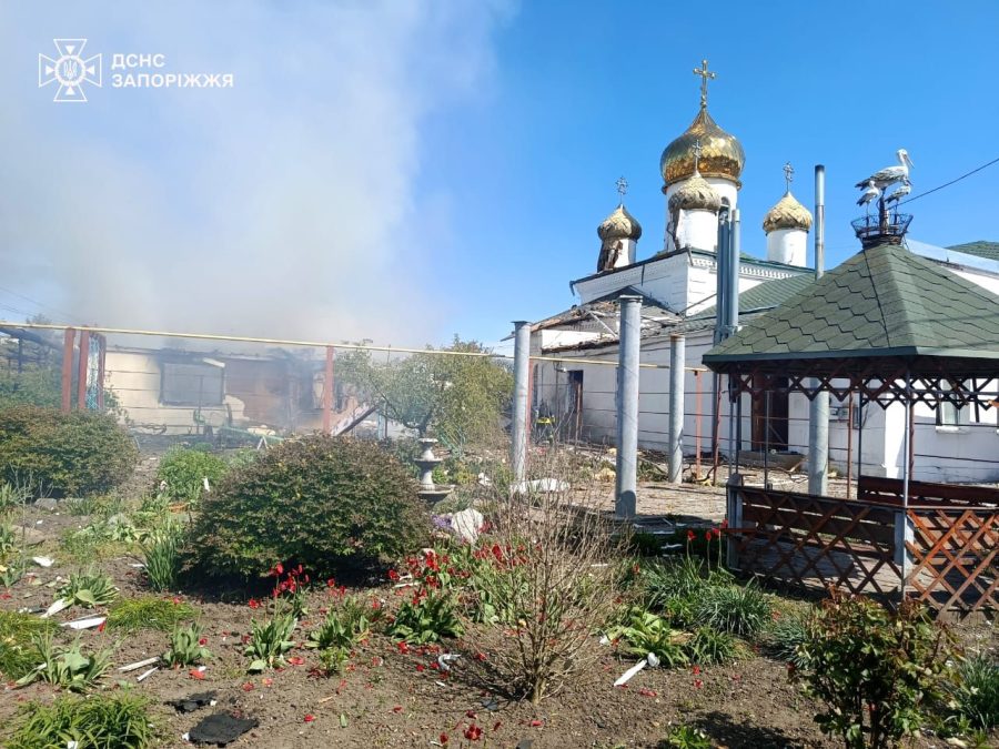 Росіяни вдарили по ринку та храму на Запоріжжі: загинуло подружжя, є поранені