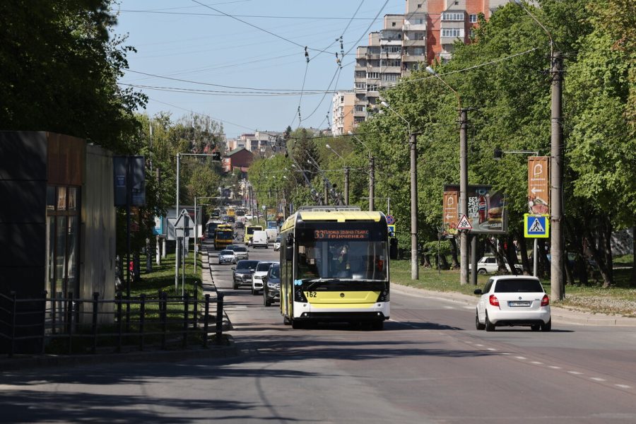 Чотири смуги, велодоріжки та зелені зони: у Львові стартує ремонт вулиці Мазепи