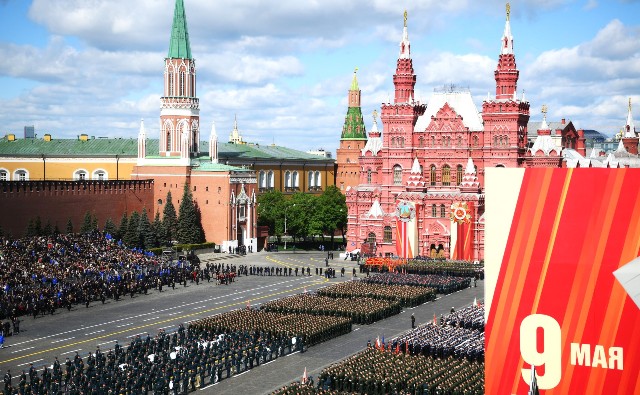Українські дрони можуть прилетіти на парад у Москві 9 травня, – Зеленський