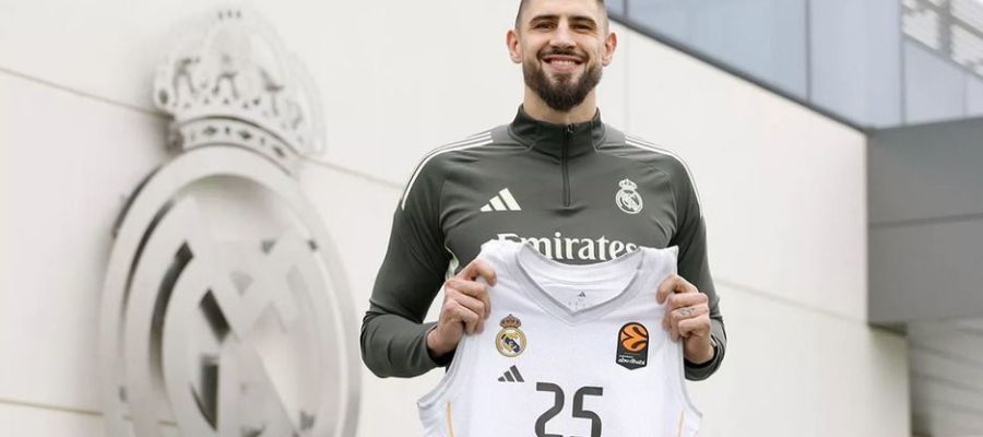 Мадридський Реал офіційно представив українського гравця