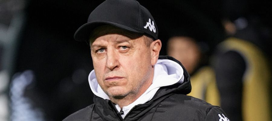 Просто красень! Юрій Вернидуб веде прес-конференції в Азербайджані українською мовою (відео)