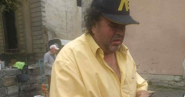 Ексголова обласної спілки письменників продавав російськомовні книги у центрі Львова