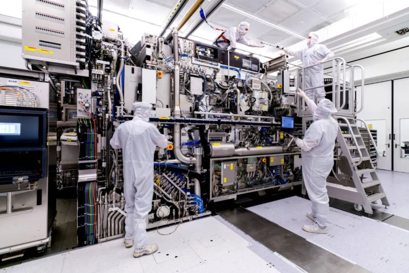Китайці зламали літографічну машину ASML під час спроби вкрасти секрети, і звернулися до виробника для ремонту