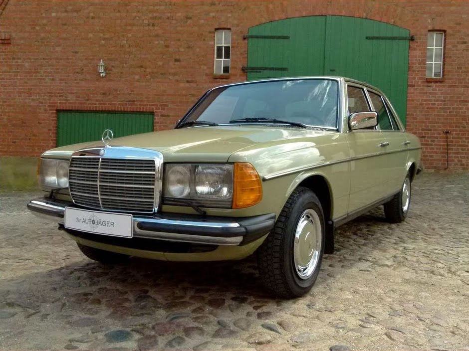 Капсула часу: Mercedes-Benz W123 з пробігом 82 км простояв 40 років впакуванні (фото)