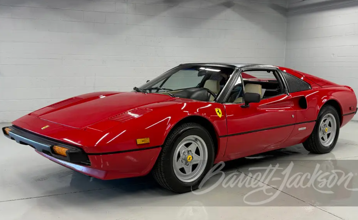 Ferrari 308 з серіалу “Приватний детектив Магнум” продають на аукціоні (фото)