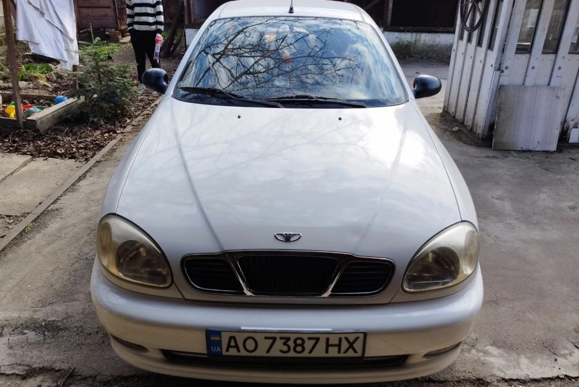 “Капсулу часу” Daewoo Lanos 2007 року із пробігом лише 8800 км виставили на продаж за приємну ціну